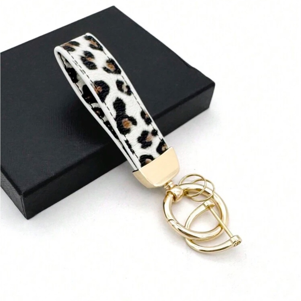 Leopard Print Keychain with Gold Accents - White